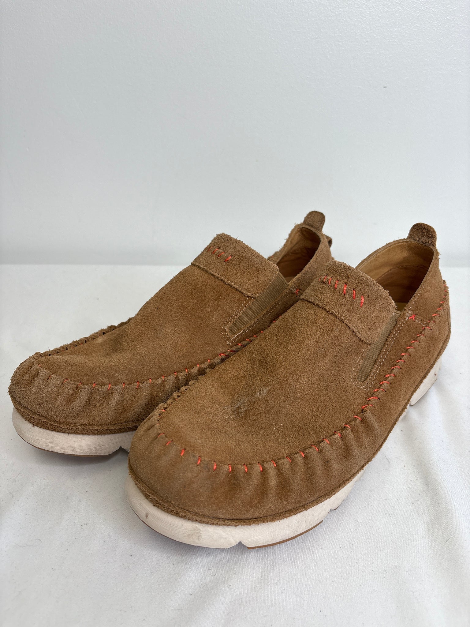 Manitobah Suede Loafers (US 9.5)