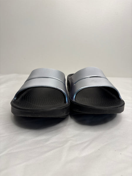OOFS OOAHH Slides Sandals (US M6/W8)