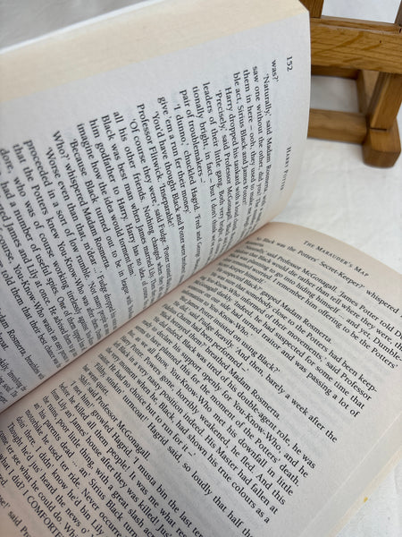 Harry Potter And The Prisoner Of Azkaban (Book 3) - J.K Rowling