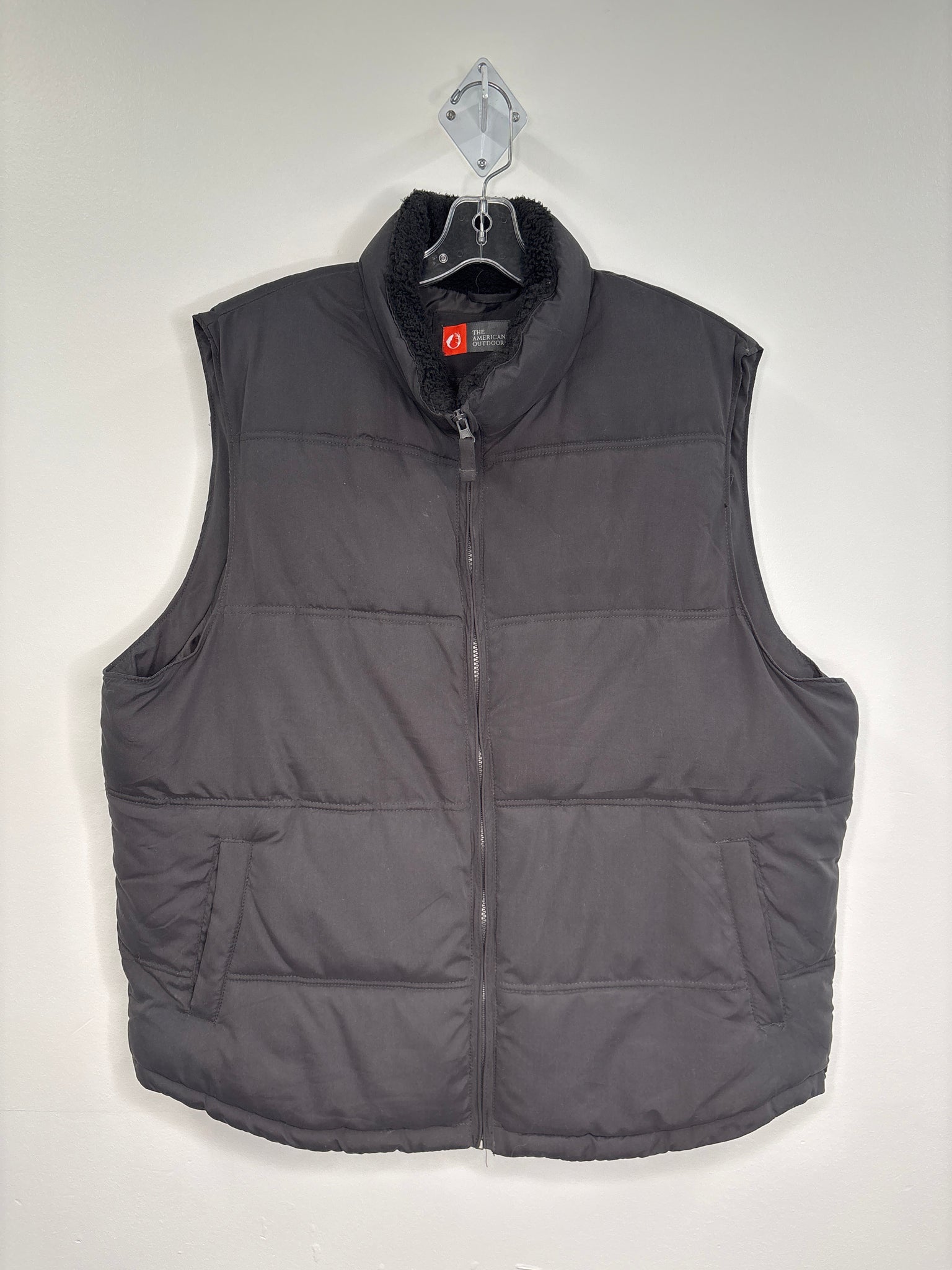 The American Outdoorsman Black Zip-Up Puff Vest (XL)