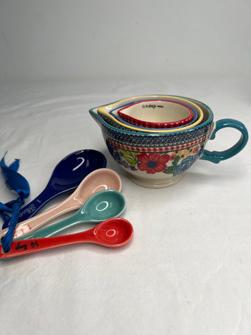 The Pioneer Woman Set Of 4 China Measuring Cups and Set Of 4 Measuring Spoons