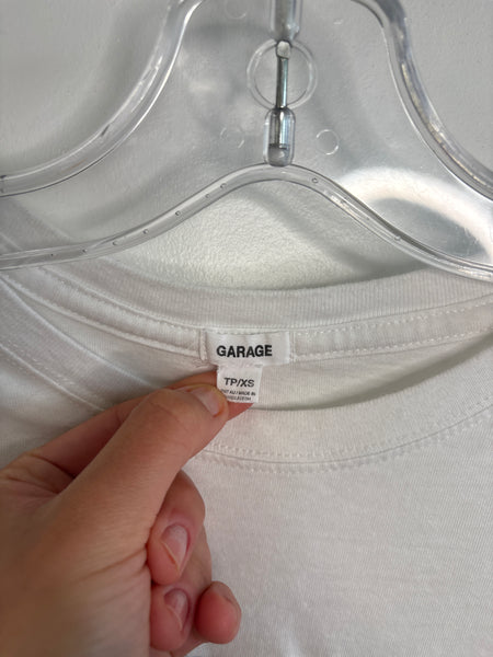 Garage Butterfly Embroidered Cotton Cropped Tee (XS)