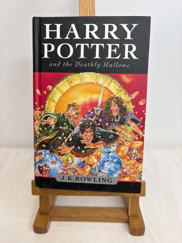 Harry Potter And The Deathly Hallows (Book 7) - J.K Rowling