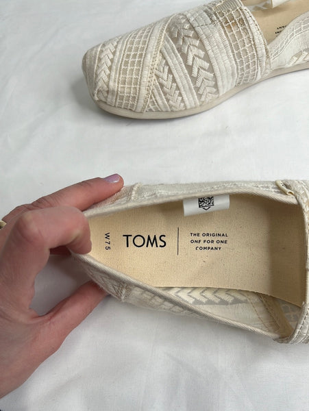 Tom's Beige Flats (US Size 7.5)