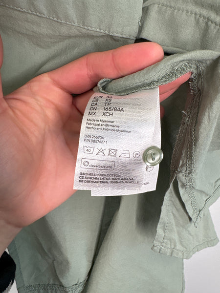 H&M Cotton Sleeveless Button Up Top (XS)