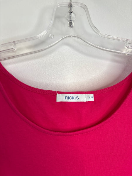 Ricki’s Cold-Shoulder Top (L)