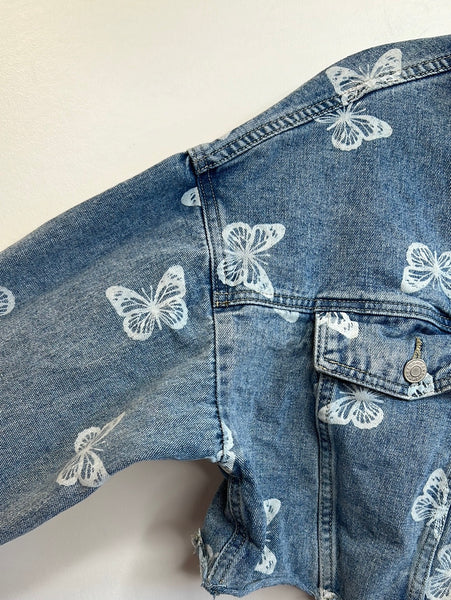 Refuge Butterfly Print Cropped Raw Hem Denim Jacket (L)