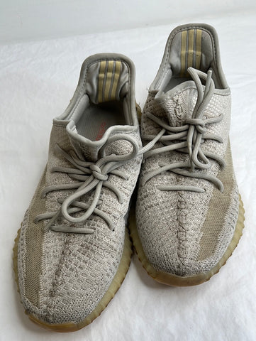 Adidas Yeezy Boost (9.5)