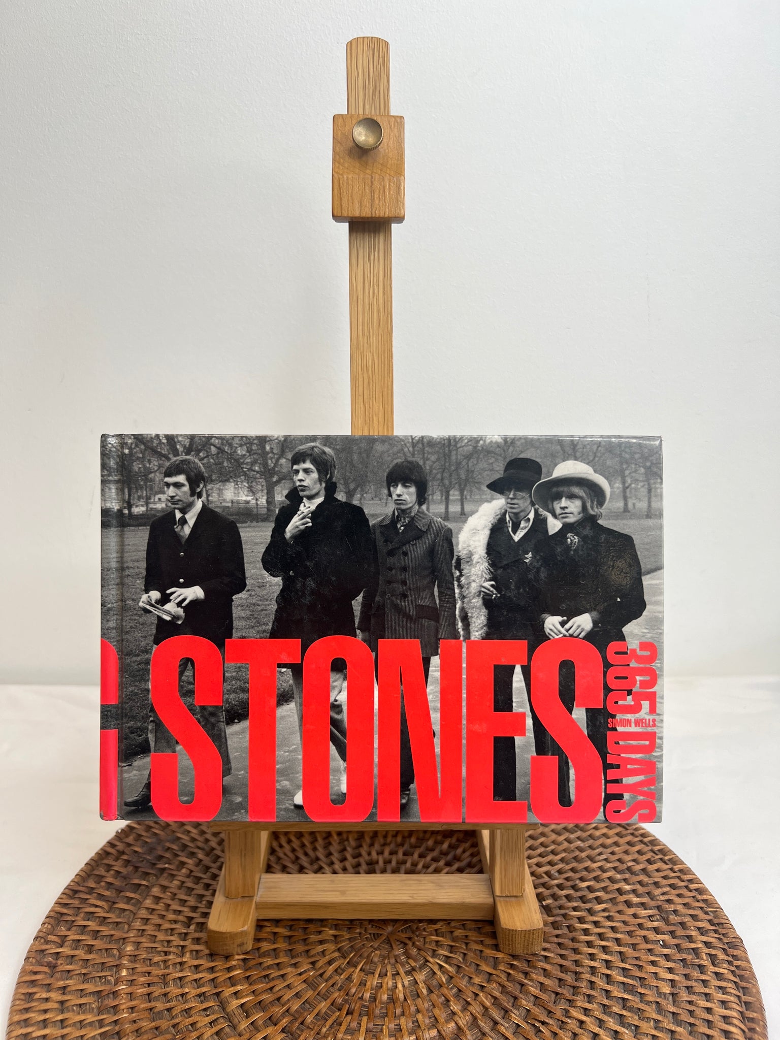 Stones: 365 Days - Simon Wells