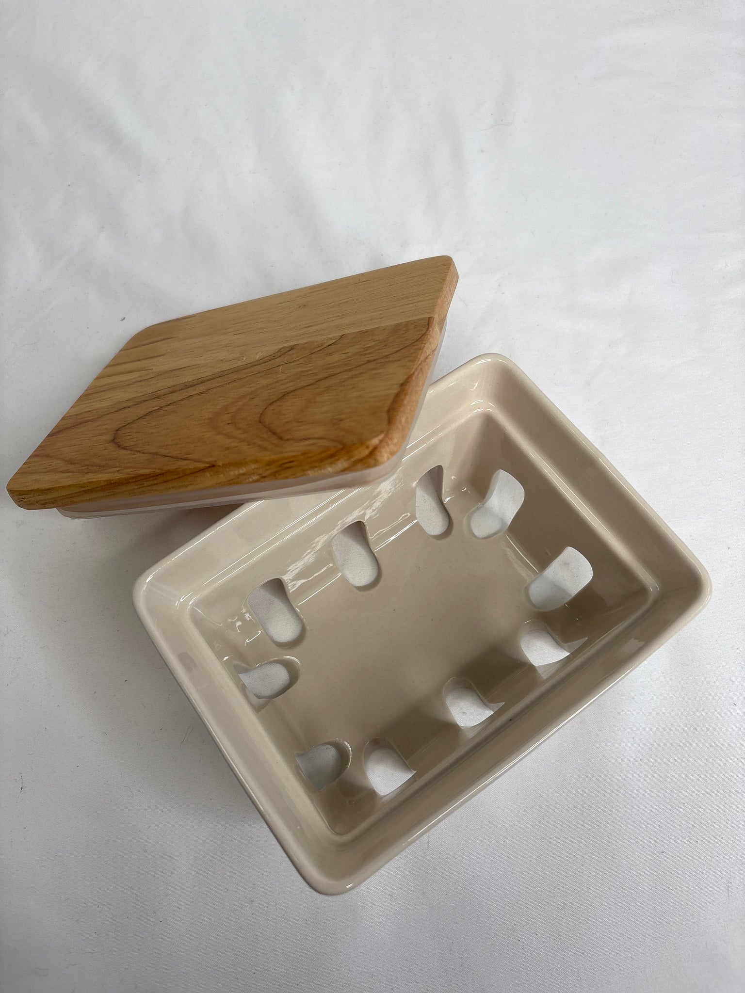 NWT Ceramic Soap Dish