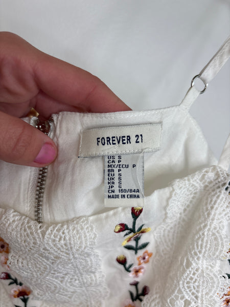 Forever21 Cropped Floral Lacey Eyelet Embroidered Top (S)