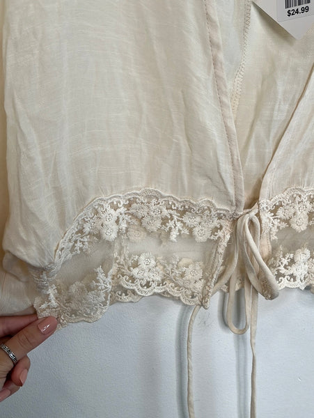 NWT Lacey Wide-Sleeve  Cream Open Crop Cardigan (M)