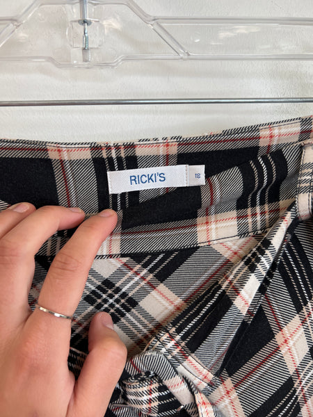 Ricki's Black Plaid Quarter-Zip Skirt (18)