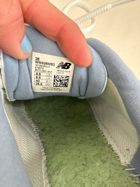 New Balance Athletic Shoes (US 8.5)