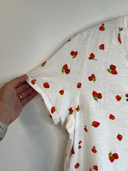 Old Navy White Strawberry Print V-Neck T-shirt (L Tall)