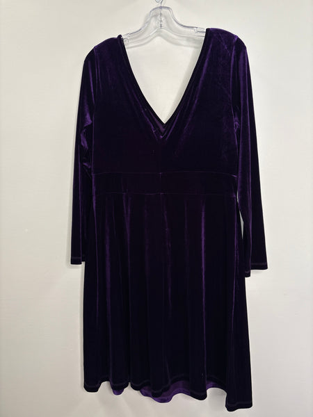 Signature Collection Velvet V-Neck Long-Sleeve Dress (16)