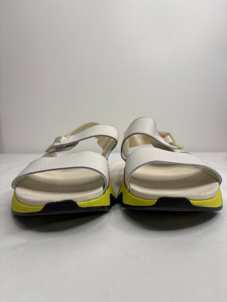 Sorel Kinetic Sandals (8.5)