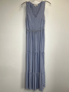 Monteau Sleeveless Tiered Maxi Dress (S)