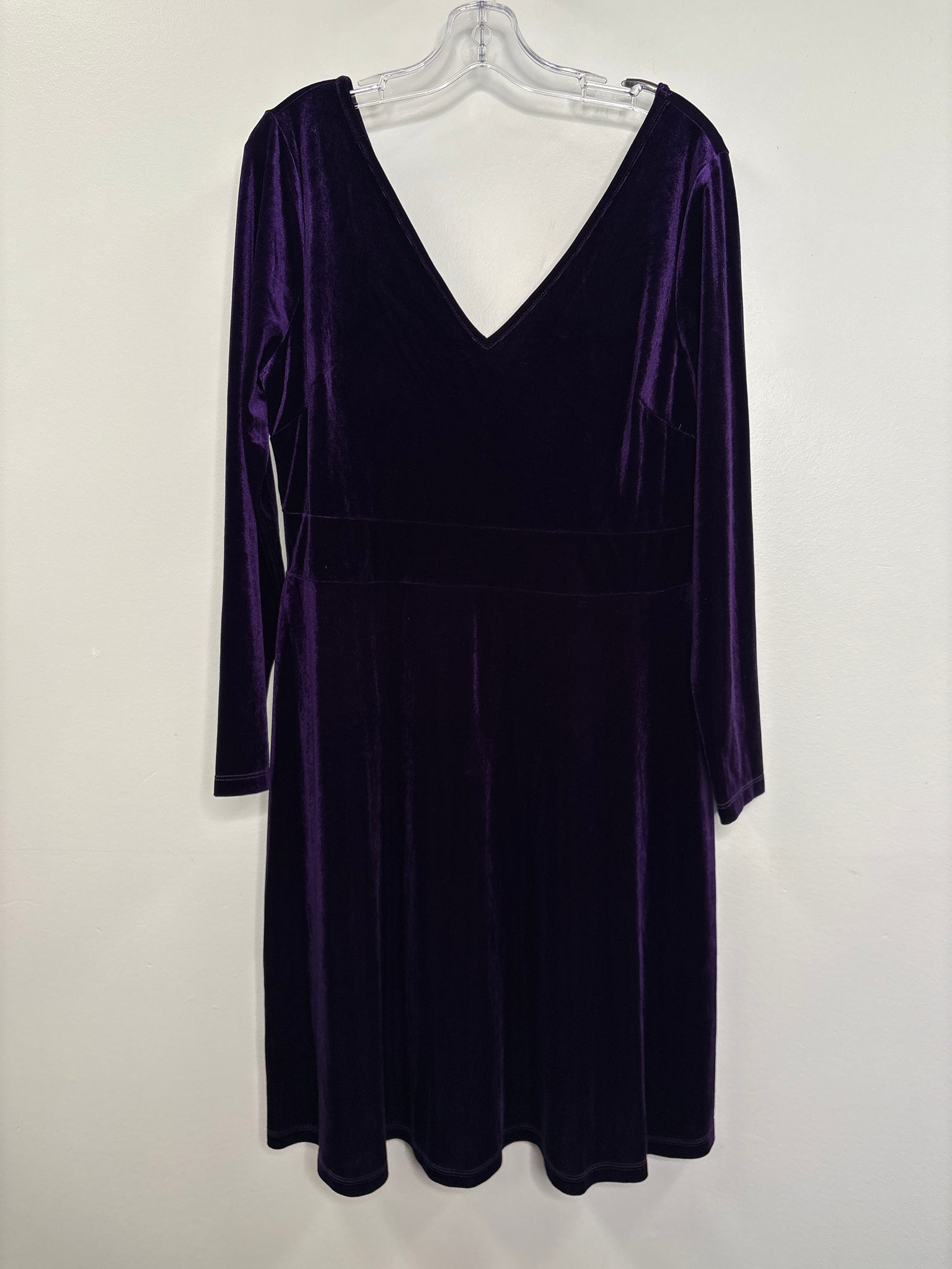 Signature Collection Velvet V-Neck Long-Sleeve Dress (16)
