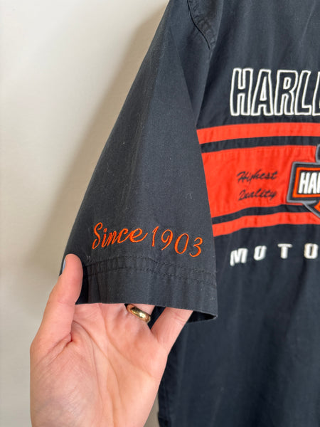 Harley Davidson Black & Orange Embroidered Mechanic Short Sleeve Button-Up Work Shirt (M)