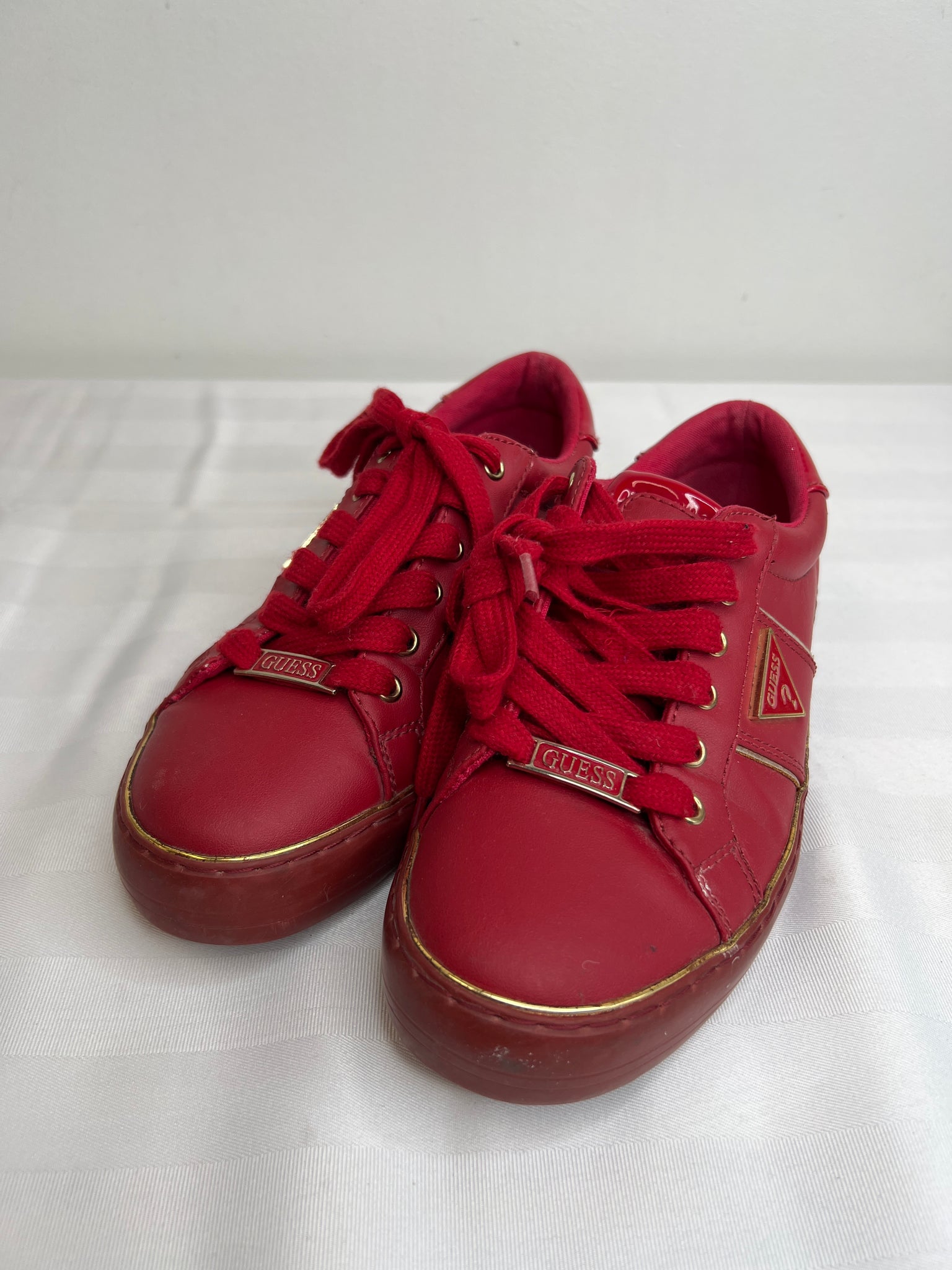 Guess Gilda Red Emblem Sneakers (US 6.5)