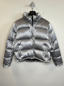 TNA The Super Puff Silver Holo Cropped Jacket (M)