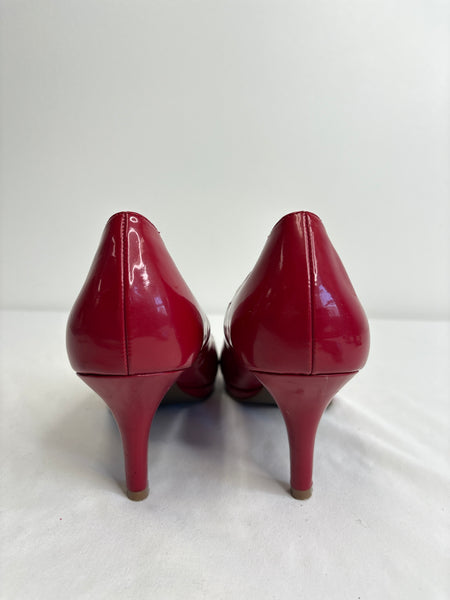 Coach And Four Heel Shoes (US 8)