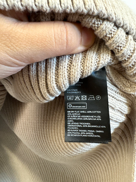 H&M Knit Sweater Vest (L)