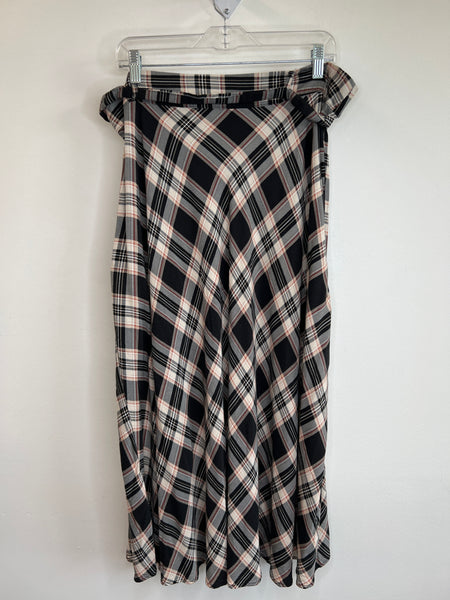 Ricki's Black Plaid Quarter-Zip Skirt (18)