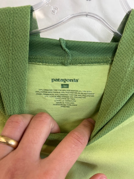 Patagonia Green Short-Sleeved Hooded Shirt (M)