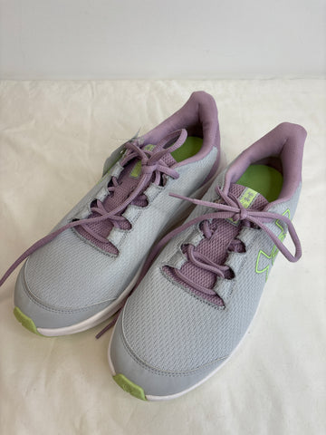NWT Under Armour Charged Pursuit Runners (US 7Y)