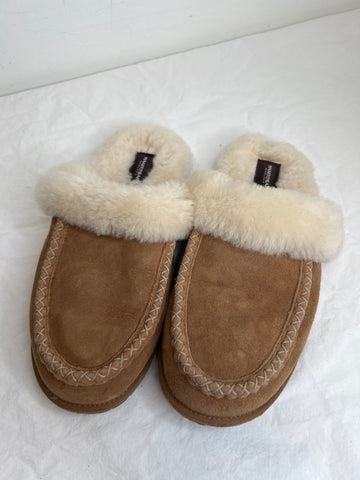 Manitobah Mukluks Light Grey Slip-in Slipper Shoes (L9)