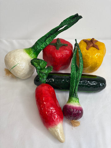 Vintage Set Of 6 Handmade Paper Mache Vegetables Decor