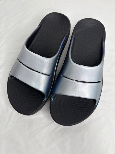 OOFS OOAHH Slides Sandals (US M6/W8)