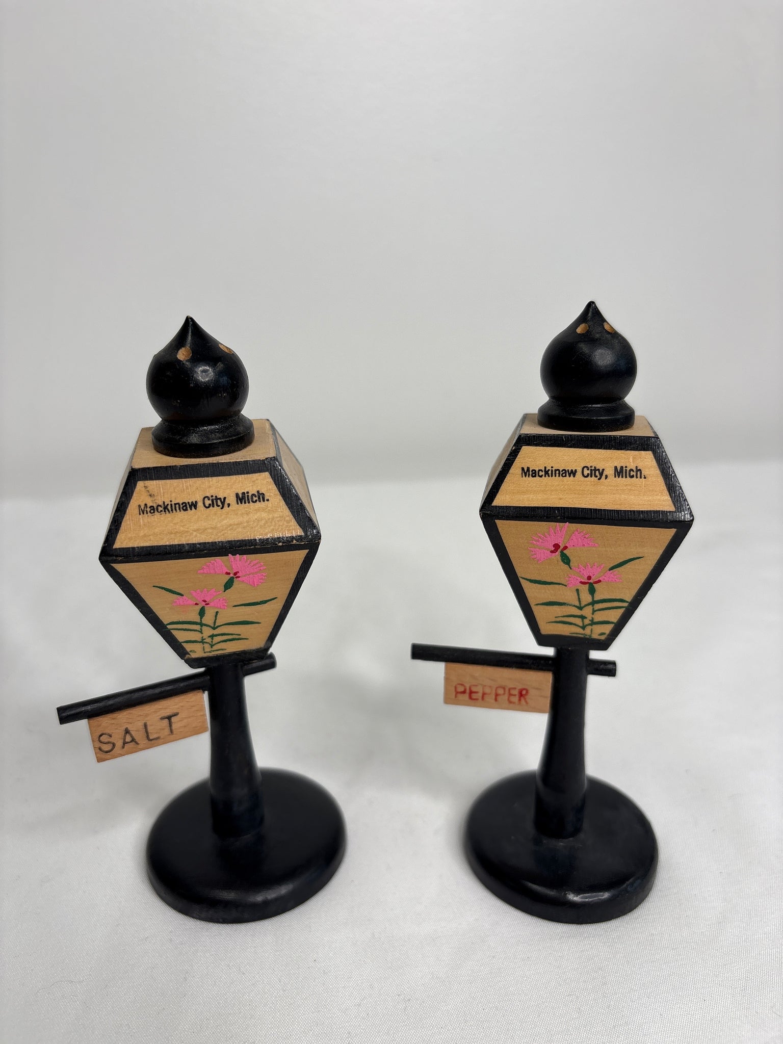 Vintage SET OF 2 Mackinaw City, Michigan Lampost Salt + Pepper Shakers