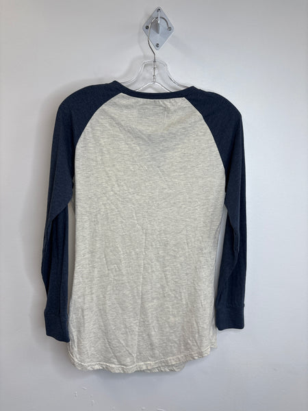 Canadian Collective Mountain Lifestyle Canmore, Canada Cotton-Blend Graphic Baseball Long-Sleeve Top (L)