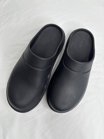 OOFOS Ooloog Clog Sandals (US M5/W7)