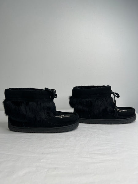 Manitobah Mukluks Black Suede Beaded Waterproof Keewatin Half-Mukluk (L5)