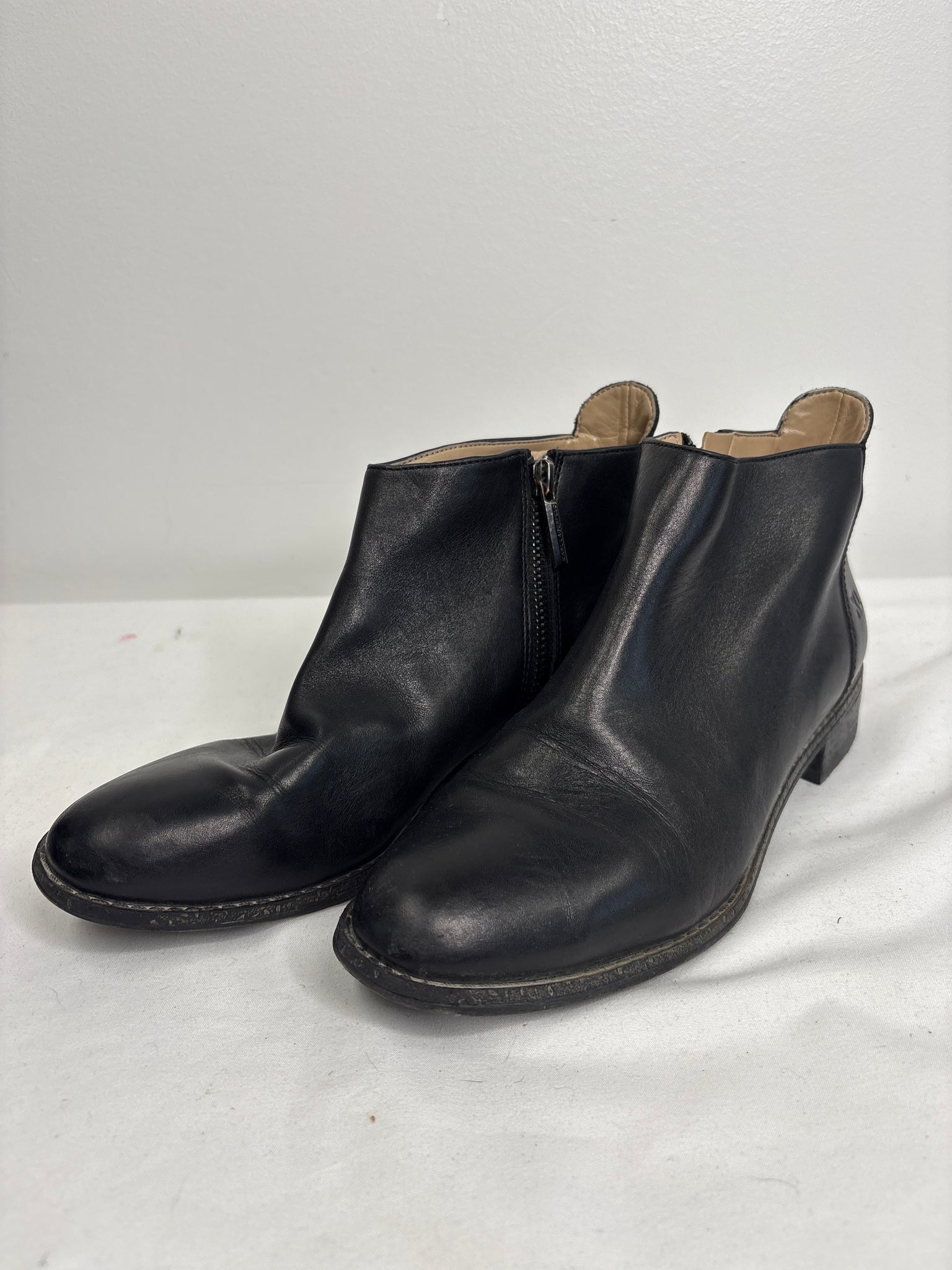 Karl Lagerfeld Leather Boots (US 6)