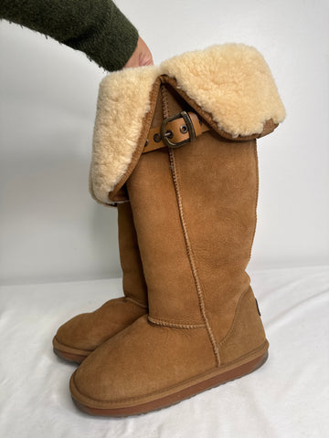 Emu Suede Boots (US 9)