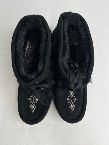 Manitobah Mukluks Black Suede Beaded Waterproof Keewatin Half-Mukluk (L5)