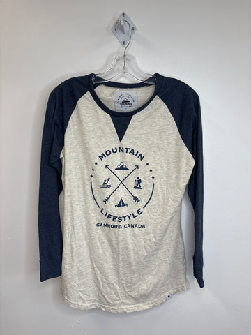 Canadian Collective Mountain Lifestyle Canmore, Canada Cotton-Blend Graphic Baseball Long-Sleeve Top (L)