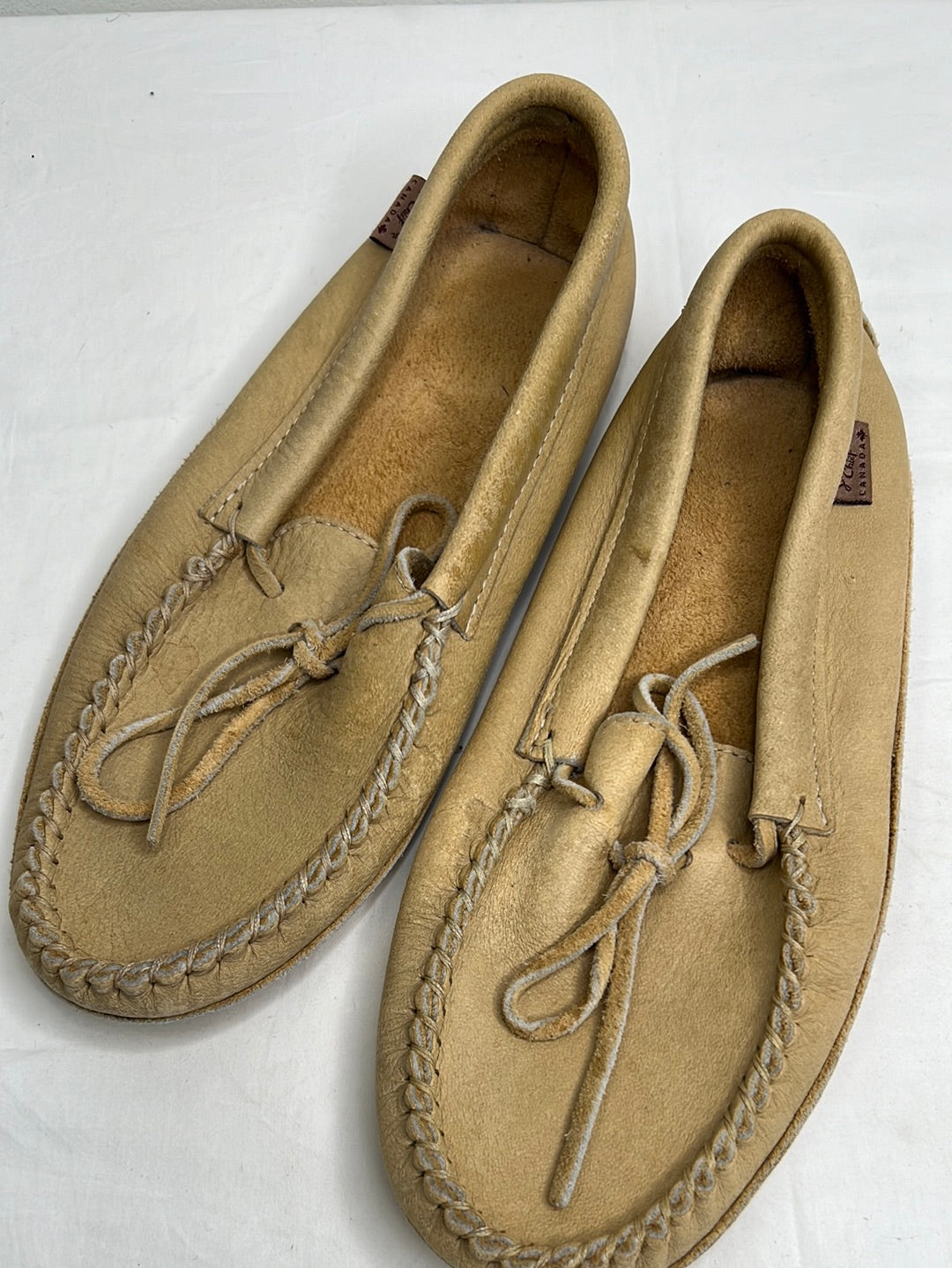 Laurentian Chief Men's Caribou Hide Moccasins (11)