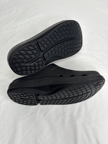 OOFOS Ooloog Clog Sandals (US M5/W7)