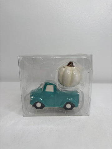 NWT Truck & Pumpkin Salt+Pepper Shakers
