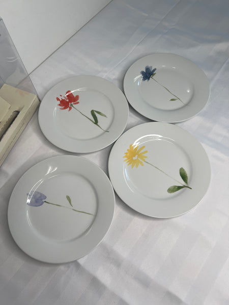 SET OF 4 NWT Porcelain Floral Dessert Plates