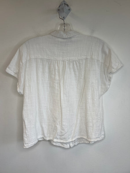 LA Threads White Short-Sleeved Button-Up Crop Top (L)