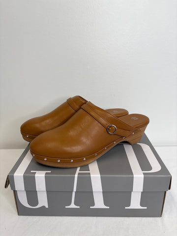 GAP Faux-Leather Clogs Shoes (US 11)