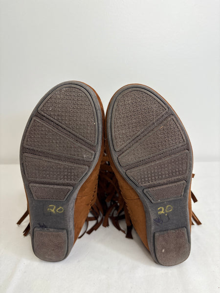Kohl’s Suede Fringe Boots (US 9M)