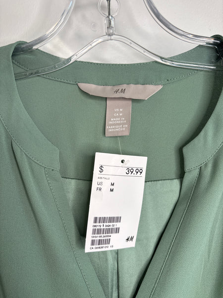 NWT H&M Chiffon Flutter Sleeves V-Neck Waisted Ties Midi Dress (M)